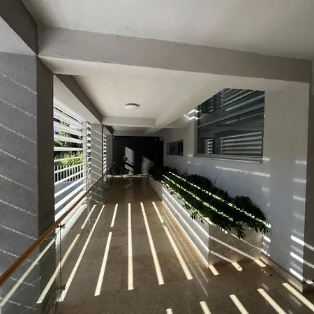 Alessia Apartments-top Location And Garage Parking Apartment *