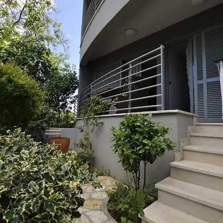 Apartment Alessia Apartments-top Location And Garage Parking