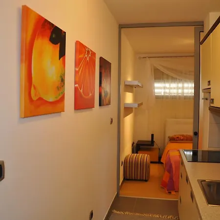 Alessia Apartments-top Location And Garage Parking Апартаменты Ровинь