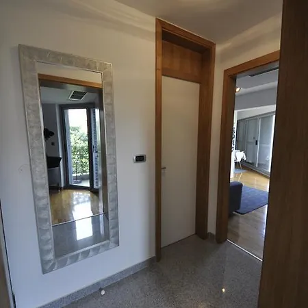 Alessia Apartments-top Location And Garage Parking Apartment *