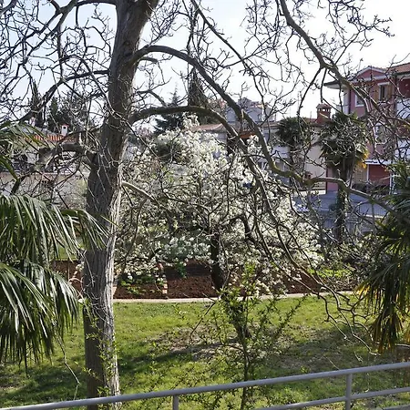 Alessia Apartments-top Location And Garage Parking דירה