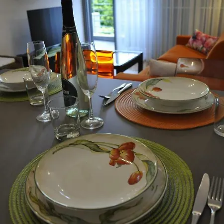 Alessia Apartments-top Location And Garage Parking דירה *