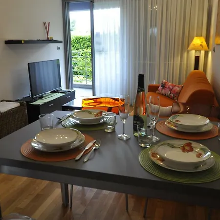 Alessia Apartments-top Location And Garage Parking דירה