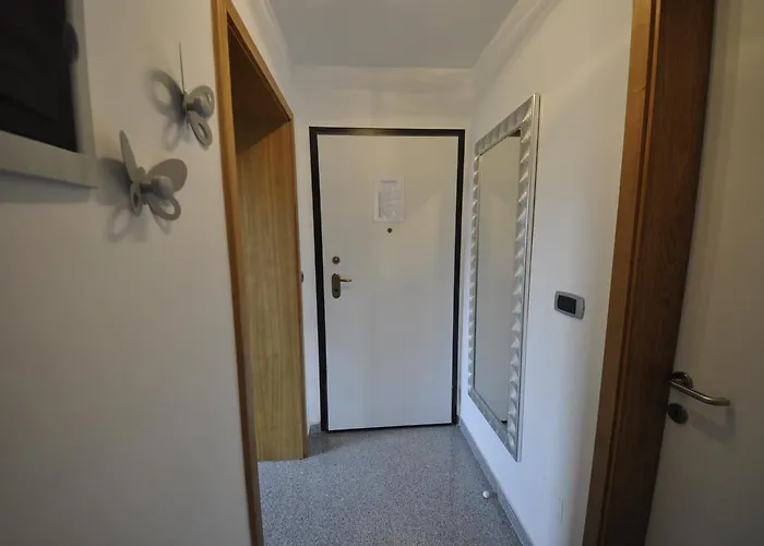 Alessia Apartments-top Location And Garage Parking 아파트